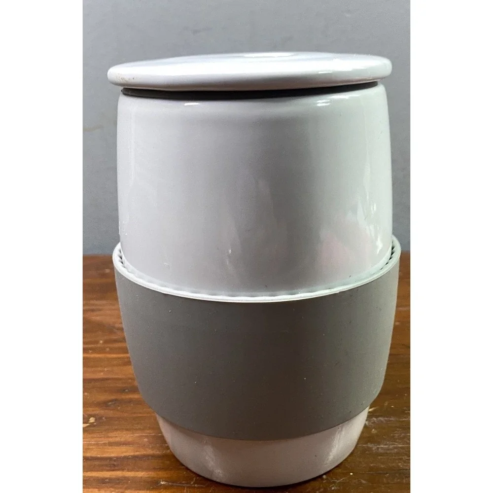 Pampered Chef Ceramic Egg Cooker w/ Silicone Sleeve&Lid #1529‎ White Gray NEW